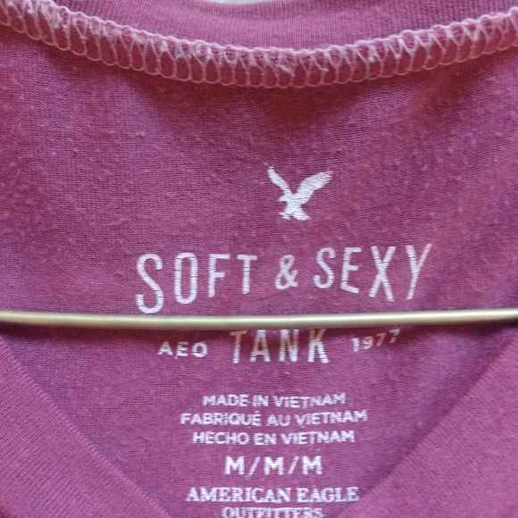 Soft and sexy flowy tank - Picture 2 of 2